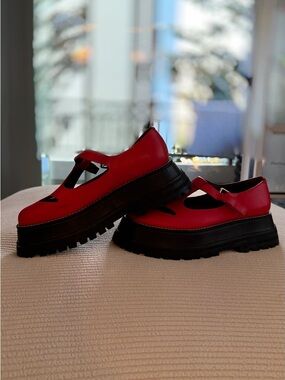 Burberry Red Leather Chunky Mary Jane Shoes T-Strap Platform Lug Sole EU 35 / 5